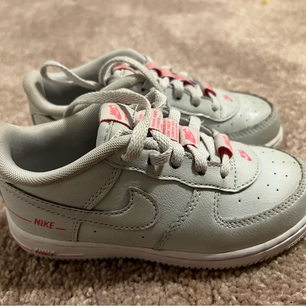 Nike Air Force 1